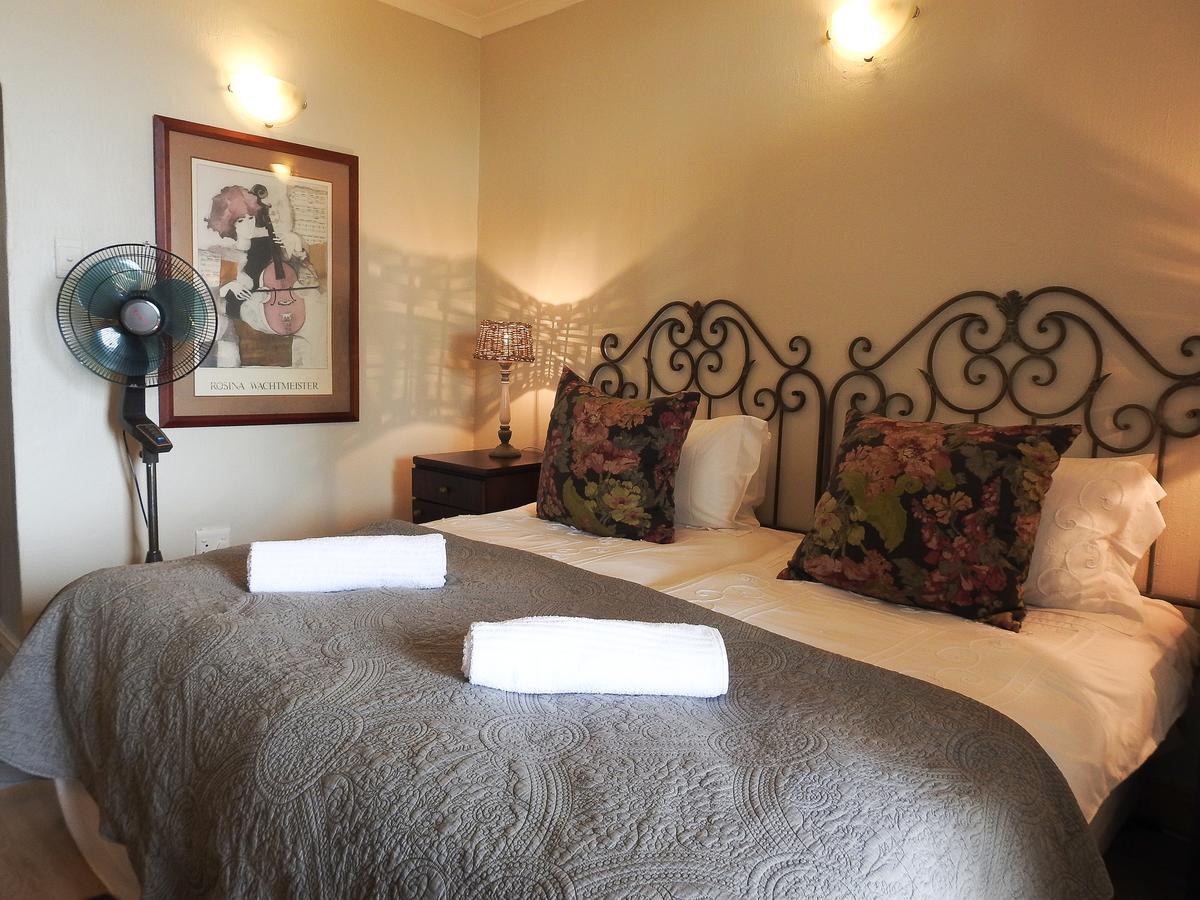 New Stone Manor Hotel Мозел Бей Екстериор снимка