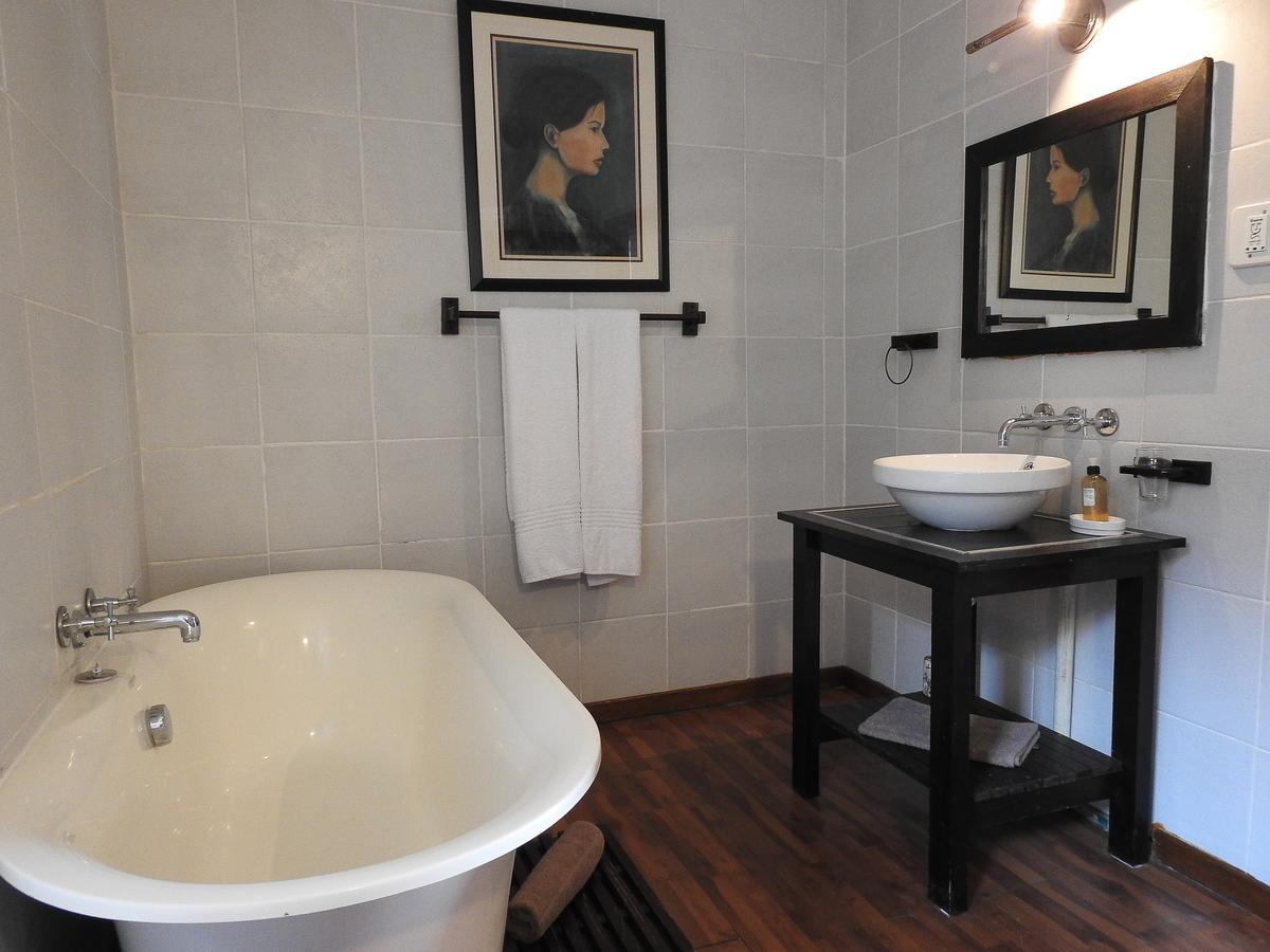 New Stone Manor Hotel Мозел Бей Екстериор снимка